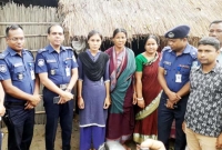 ১০৩ টাকায় চাকরি, ফুল-মিষ্টি নিয়ে মেয়েটির বাড়িতে স্বয়ং পুলিশ সুপার