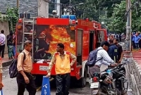গুলশানে ১০ তলা ভবনে আগুন