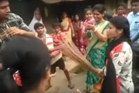 মিথ্যা পরিচয়ে পরকীয়া, যুবকের গলায় জুতার মালা ঝুলিয়ে দিয়েছেন এক গৃহবধূ