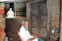 ২৫টি গাড়ি‚ ৩০ জন দাসী ছিল যে ব্যাক্তির এখন তার ভরসা গ্রামবাসীর দেওয়া চালডাল!