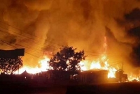 নারায়ণগঞ্জে ভ'য়াবহ আগুন, ধোঁয়ায় আচ্ছন্ন তিন কিলোমিটার এলাকা 