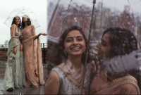 পাক-ভারত সমকামী যুগলের প্রেমের ছবিতে মাতাল নেট দুনিয়া