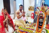 স্বামী রোশান সিংকে নিয়ে শিবের কাছে সন্তান চাইলেন শ্রাবন্তী?