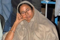 অবশেষে জম্মু-কাশ্মীর ইস্যুতে উৎকন্ঠা গলায় মুখ খুললেন মমতা ব্যানার্জী