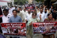 কাশ্মীরে মুসলমানদের আহাজারি, কেন সরব হচ্ছে না মুসলিম বিশ্ব!