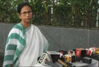 মুসলিমবিরো'ধী নাগরিকত্ব বিল পাশ হতেই জ'রু'রি বৈঠকে মমতা ব্যানার্জী