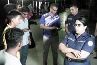 লেখাপড়া ফাঁকি দিয়ে পার্কে আড্ডা, ২৬ তরুণ-তরুণী আটক