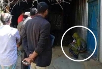 বিয়ের দাবিতে প্রেমিকার অনশন!