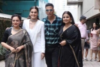 অক্ষয় কুমার একাই পাঁচ নায়িকার সমান : তাপসী