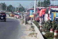 মামা গাড়ি ঘোরাও, ঢাকা যাইগা : চালককে যাত্রীরা