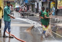 ২৪ ঘণ্টা চ্যালেঞ্জ নিয়ে কোরবানির বর্জ্য অপসারণ শুরু