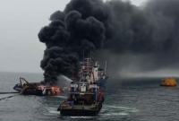 বিধ্বংসী আগুনে পুড়ছে ভারতীয় নৌসেনার জাহাজ
