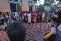 ১৩০০ ভাগে ভাগ করে বাড়ি বাড়ি পাঠানো হলো কোরবানির মাংস