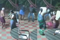 স্যান্ডেল ও চেয়ার দিয়ে সশস্ত্র ডাকাতদের মেরে তাড়ালেন বৃদ্ধ দম্পতি