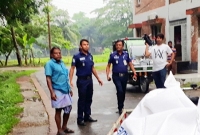 ২ ধ'র্ষ'কের লা'শ দেখে খুশিতে কাঁদলেন স্কুলছাত্রীর বাবা