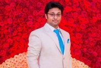 জানোয়ারে ভরা সমাজ আমাদের: স্ত্রীর সম্মান রক্ষায় লা'ঞ্ছিত রুয়েট শিক্ষক