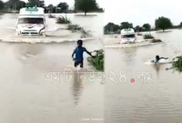 বন্যায় ডুবে একাকার নদী-রাস্তা-ব্রিজে অ্যাম্বুলেন্সকে পথ দেখিয়ে হিরো এই শিশু!