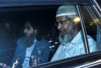 জাকির নায়েকের বিরুদ্ধে ইন্টারপোলে রেড এলার্ট জারির উদ্যোগ