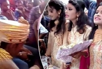 বিয়ের গেটে টাকা নিয়ে বরের মাথা ফা'টিয়ে দিলো কনেপক্ষ