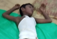 ১২ দিন ধরে হাসপাতালে একাই পড়ে আছে অসহায় এক পথশিশু!