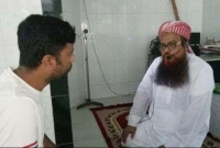 মুসল্লিদের কাছে ক্ষমা ও ঈমামের কাছে তওবা করলেন মা'দক ব্যবসায়ী