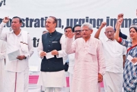 কাশ্মীরি মানুষ ও নেতাদের মুক্তি চায় মমতার তৃণমূল কংগ্রেস