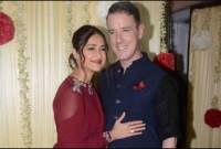 শেষপর্যন্ত সম্পর্কটা ভেঙেই গেল ইলিয়ানার