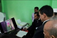 অফিস কর্মকর্তাদের সাথে নিয়ে নিজের সেই আপত্তিকর ভিডিও নিজেই দেখলেন ডিসি!