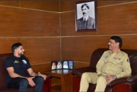 কাশ্মীরিদের প্রতি সংহতি জানাতে সীমান্তে আমির খান