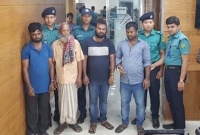 দেখতে সাদাসিদে হলেও মূলত সে ভয়ঙ্কর ডাব বিক্রেতা!