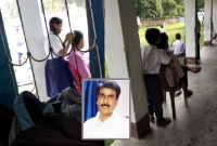 স্কুলের মধ্যে শিক্ষার্থীদের দিয়ে ‘গা মালিশ’ করান শিক্ষক, ছবি ভাইরাল