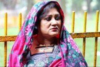 গুলশানের আলিশান ফ্ল্যাট থেকে বস্তিতে বসবাস নায়িকার, সন্তানকে বড় করছে এতিমখানায়!