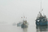 গভীর সমুদ্র থেকে ইমরান খানকে উদ্ধার করল ভারত