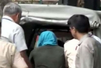 ভারতের সংসদ ভবনে অ'স্ত্র নিয়ে হা'মলার চেষ্টা