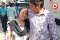 'এক কাপড়ে বেরিয়ে এসেছি, বাচ্চার দুধটাও আনতে পারিনি'