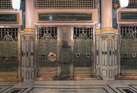 মসজিদে নববীতে চিরনিদ্রায় শায়িত আছেন বিশ্বের সর্বশ্রেষ্ঠ মহামানব হযরত মোহাম্মদ (সা.)