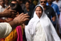 লোকসভায় এনআরসি বিল পাস হওয়ার পর মমতার হু'মকি 'কাউকে দেশছাড়া হতে হবে না'