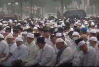 বৃষ্টির জন্য নামাজ পড়ছেন হাজার হাজার মানুষ