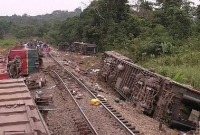 ট্রেন লাইনচ্যুত হয়ে অন্তত ৫০ জন নি'হ'ত