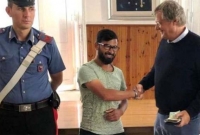 রোমের রাস্তায় কুড়িয়ে পাওয়া অর্থ ফেরত দিয়ে ইটালির গণমাধ্যমে নায়ক বাংলাদেশি তরুণ রাসেল