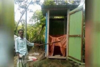 সাতক্ষীরায় ডেঙ্গুর ভয়ে টয়লেটেও মশারি!