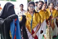 বোরকা পরে সমাবর্তনে আসায় ফার্স্ট ক্লাস ফার্স্ট হওয়া ছাত্রীকে দিল না সার্টিফিকেট!