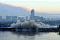 মাত্র সাড়ে তিন সেকেন্ডে বো'মার আ'ঘা'তে উড়ে গেল চীনের বিরাট সেতু