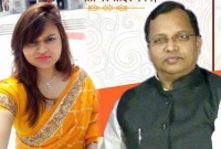 রাগের মাথায় স্ত্রীর গায়ে প্রস্রাব করে দিলেন মোদির মন্ত্রী