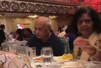 লজ্জাজনক কাণ্ড! মোদি-ট্রাম্পের সভায় খাবার চুরি করে ধরা খেলেন এক ভারতীয়