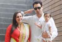 অভাবের টানাপোড়েনে ইমরান খানকে ছেড়ে গেলেন স্ত্রী অবন্তিকা! 