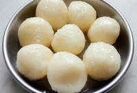 ভাত নষ্ট হচ্ছে? ফেলে না দিয়ে তৈরি করে নিন সুস্বাদু এই মিষ্টি!