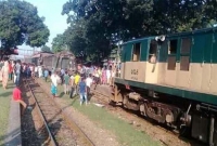 রংপুরে ভয়াবহ ট্রেন দুর্ঘটনা, দুমড়ে-মুচড়ে গেছে দুই বগি