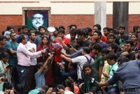 ভিসি কথা না বললে বুয়েটের সব ভবনে তালা ঝুলানোর হুঁশিয়ারি