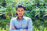 আবরার হ'ত্যার আসামি হারিকেনের আলোয় পড়া রিকশাচালকের সেই ছেলেটি!